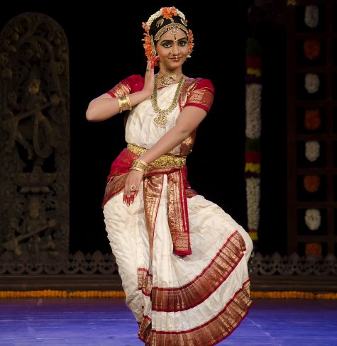 Kuchipudi performer